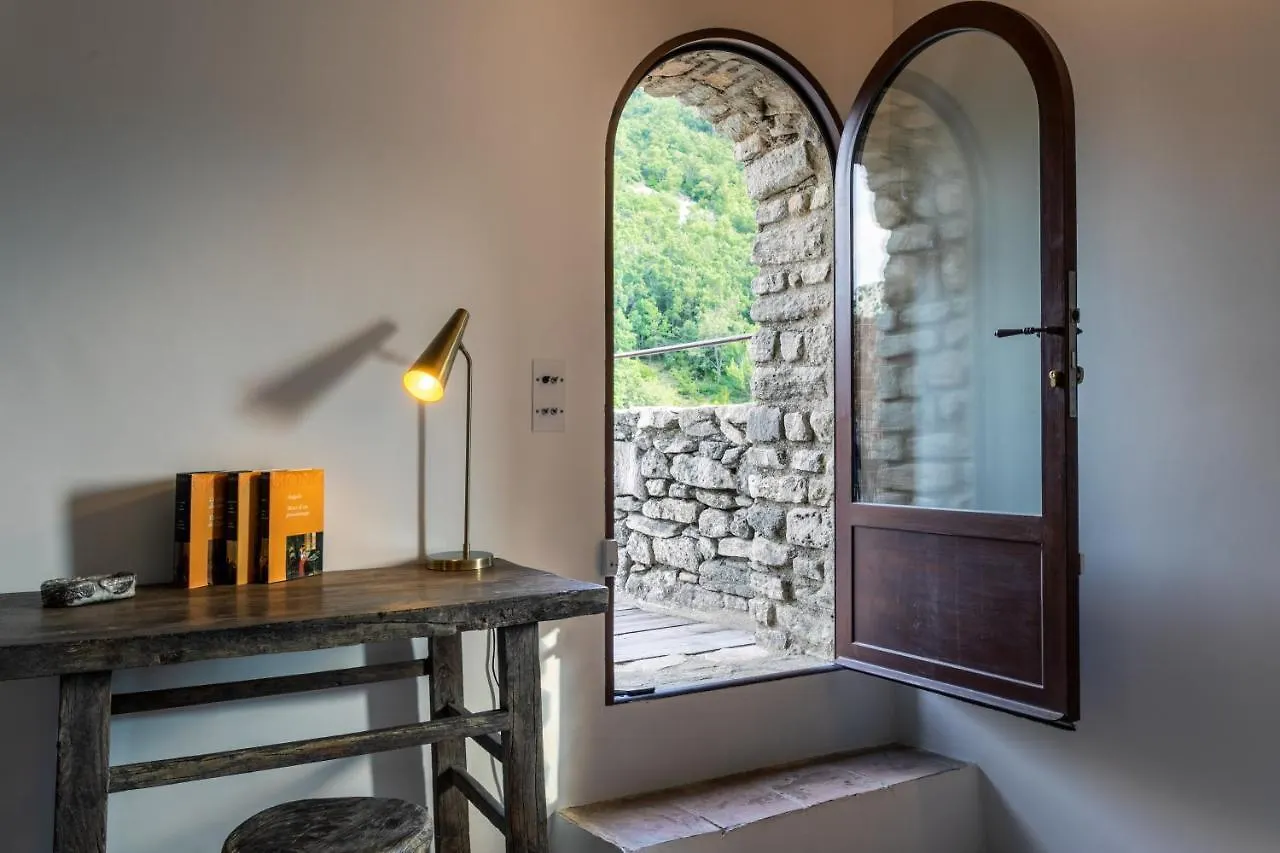 Le Domaine Du Castellas Sivergues 0*,  France
