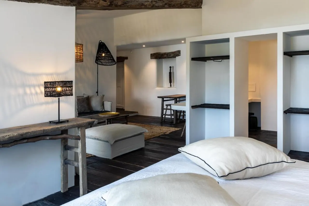 Le Domaine Du Castellas Sivergues Guest house