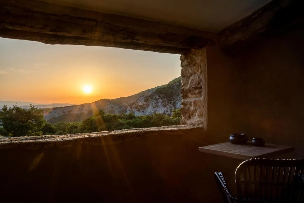Le Domaine Du Castellas Sivergues 0*,  France